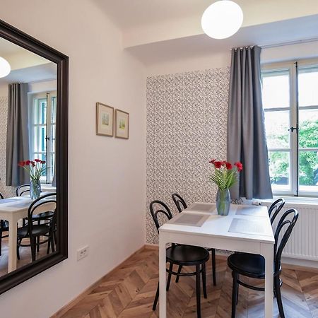 Vila Selena Ljubljana Luaran gambar