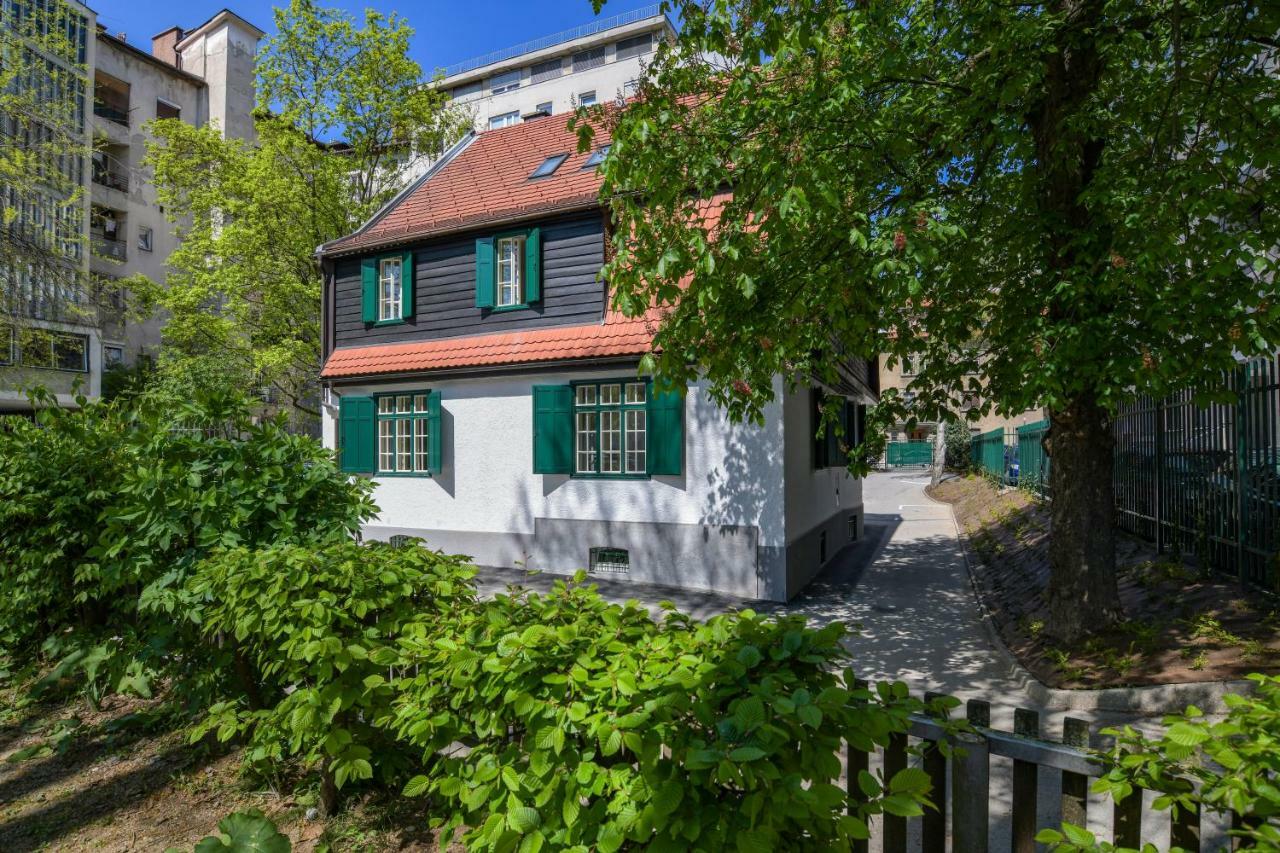 Vila Selena Ljubljana Luaran gambar