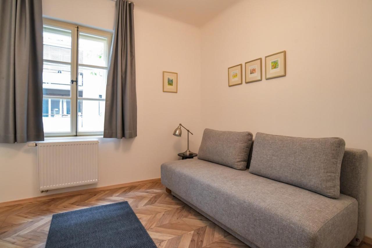 Vila Selena Ljubljana Luaran gambar