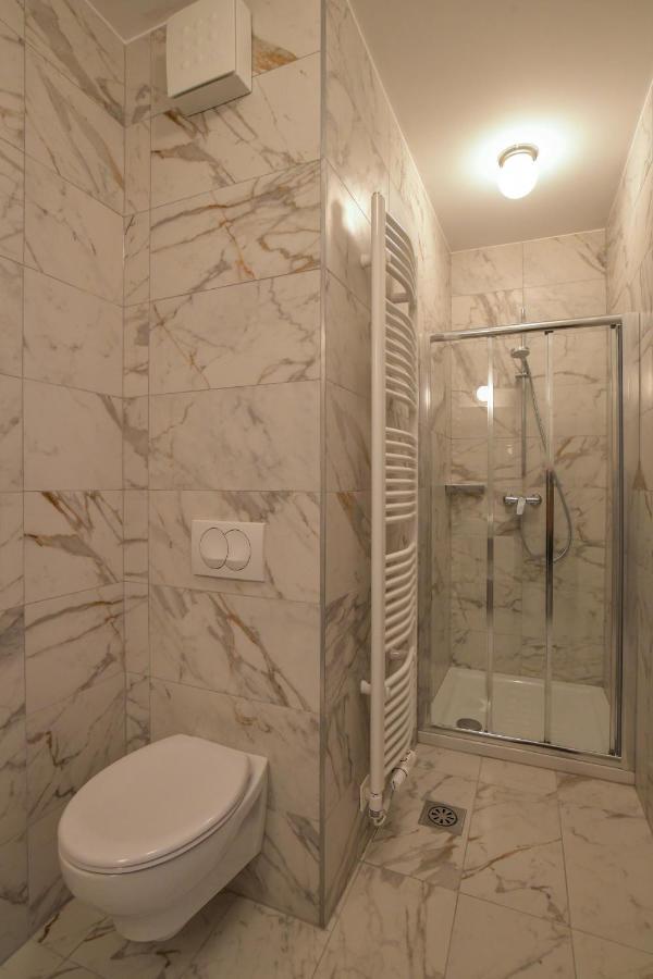 Vila Selena Ljubljana Luaran gambar