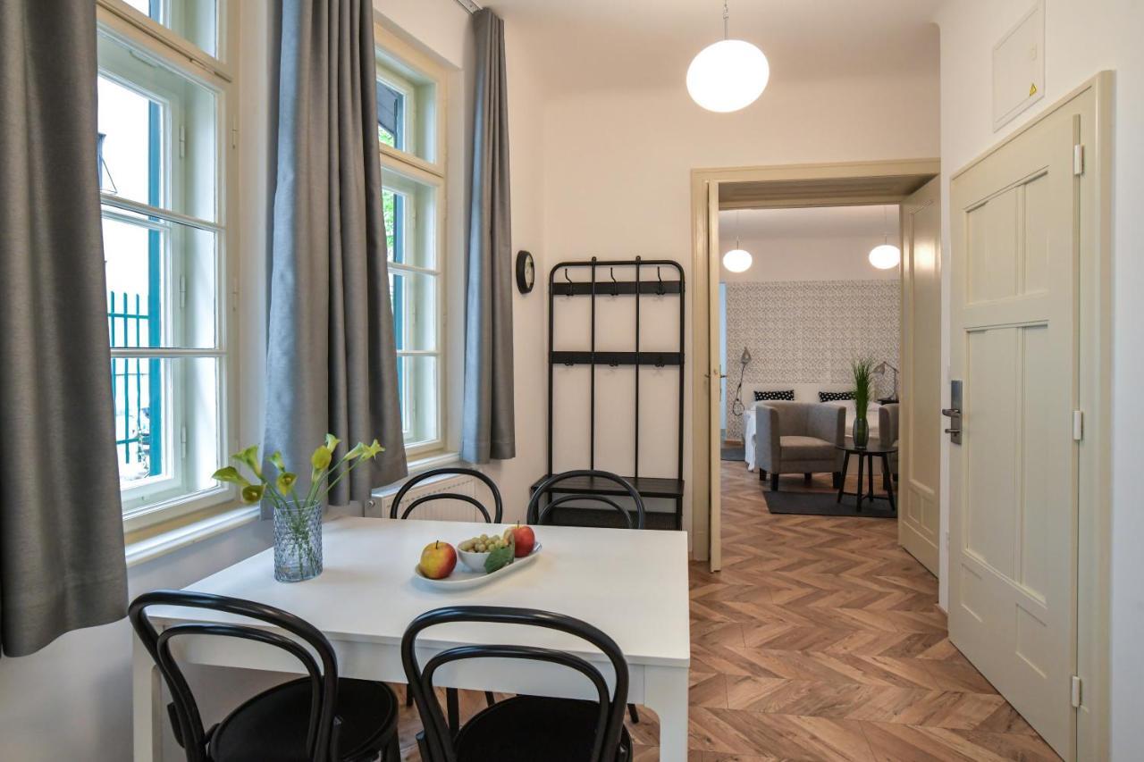 Vila Selena Ljubljana Luaran gambar