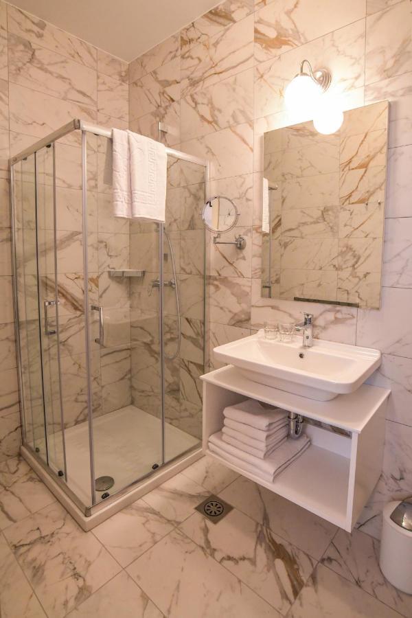 Vila Selena Ljubljana Luaran gambar